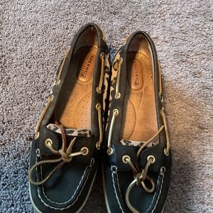 Sperry slide on size 7